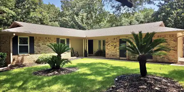 1559 Oak Shore Drive