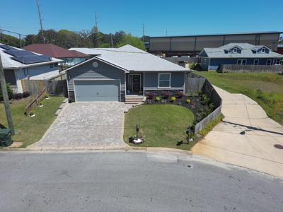 39 NW Baywood Court