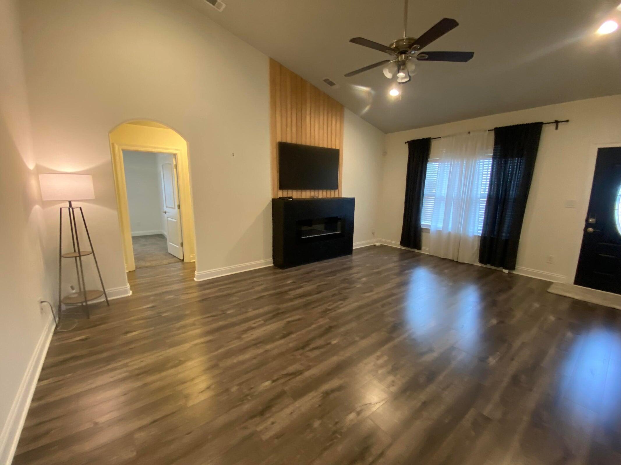Image 2: living room 2