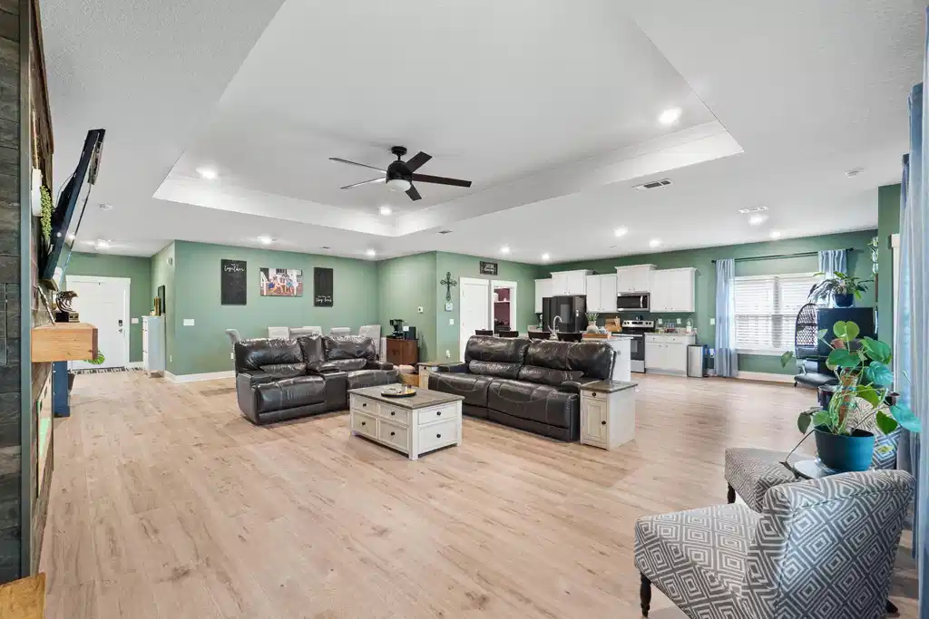 Image 1: 6189 Forest Bay Ave
