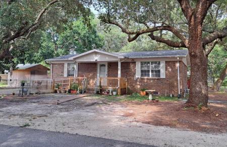 1636 Comanche Trail