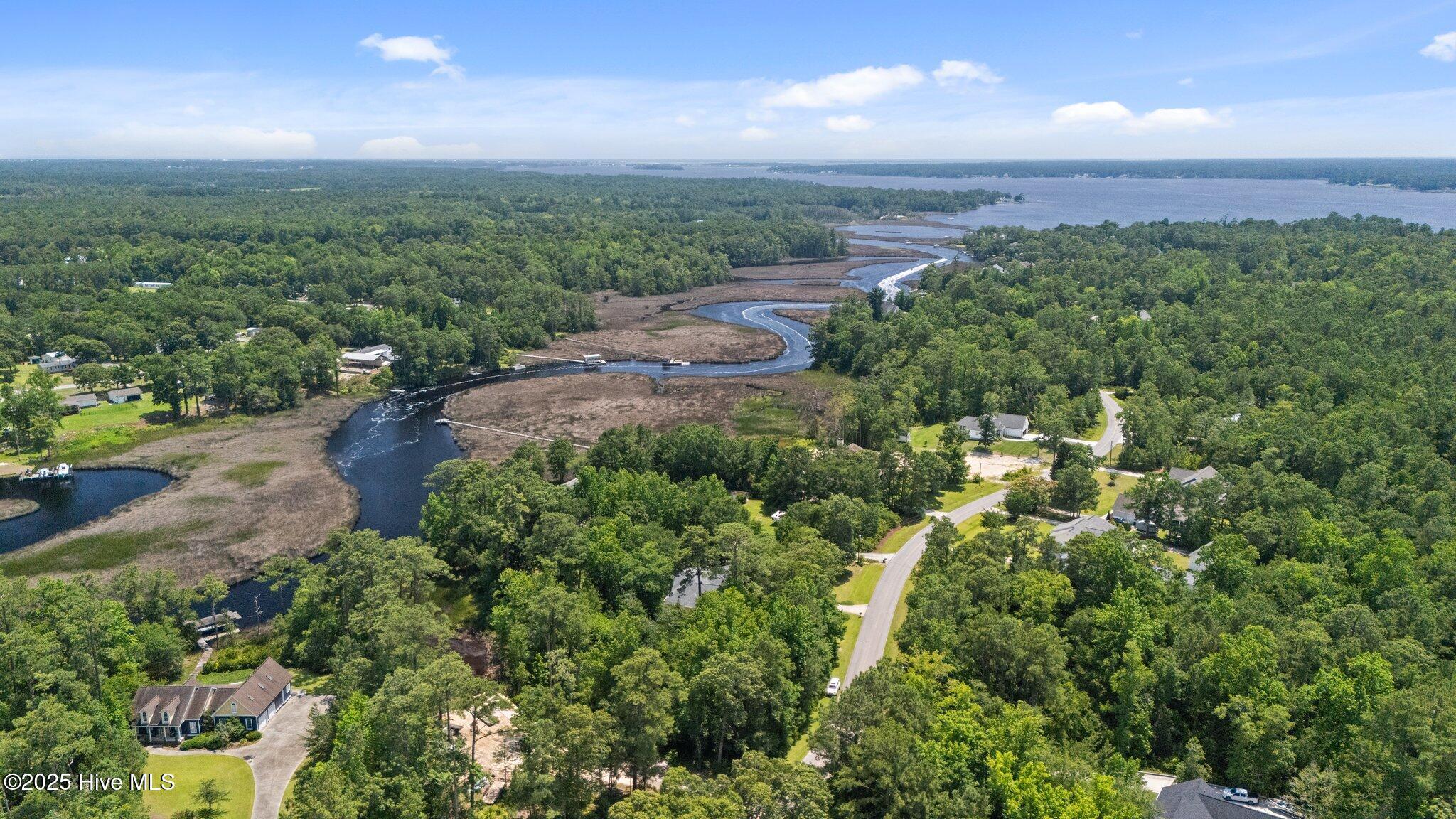 Image 1: 250 White Oak Bluff (118)