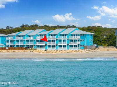 1437 Fort Fisher Boulevard S