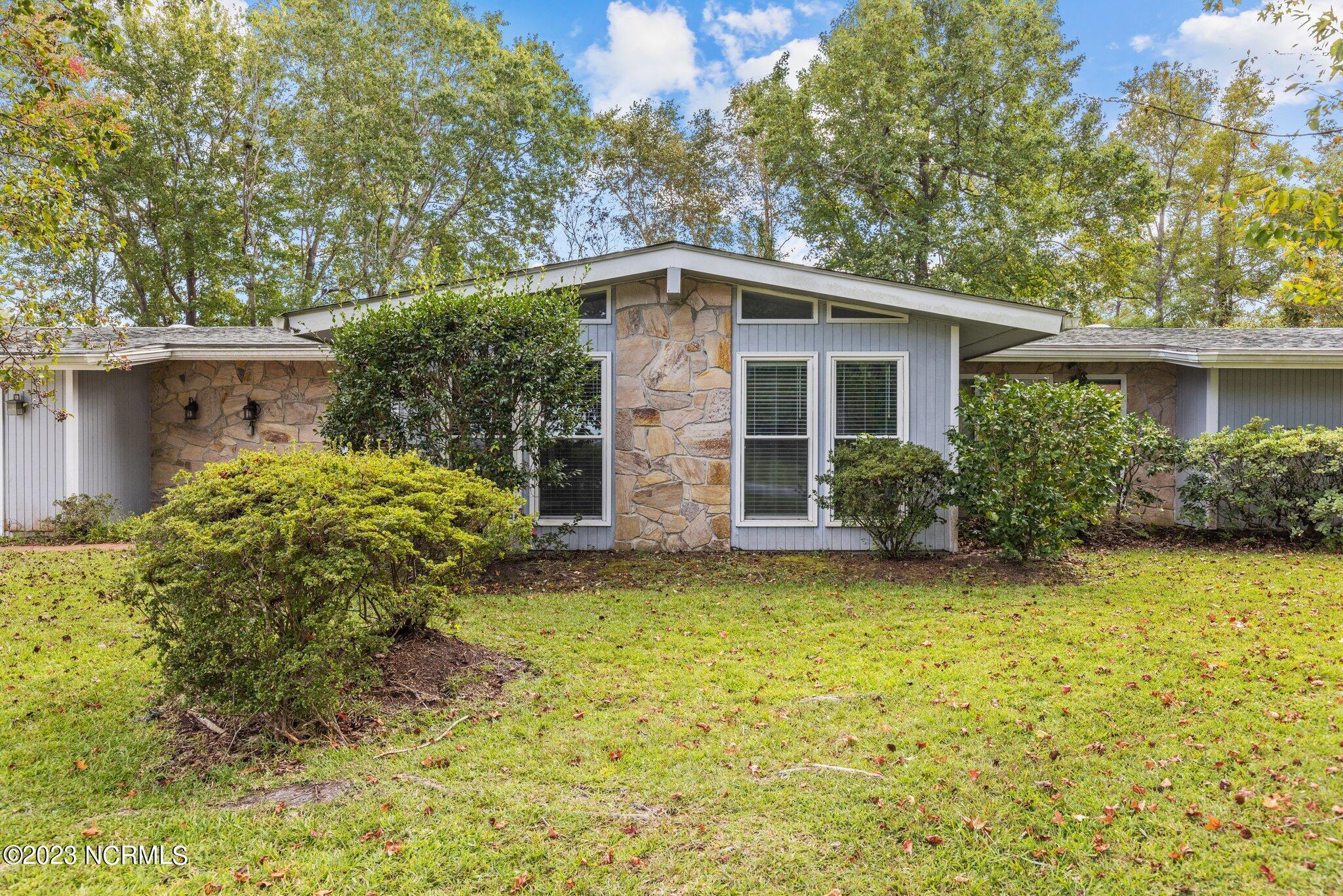 3601 Meadow Drive, Morehead City, NC lhrmls01879363