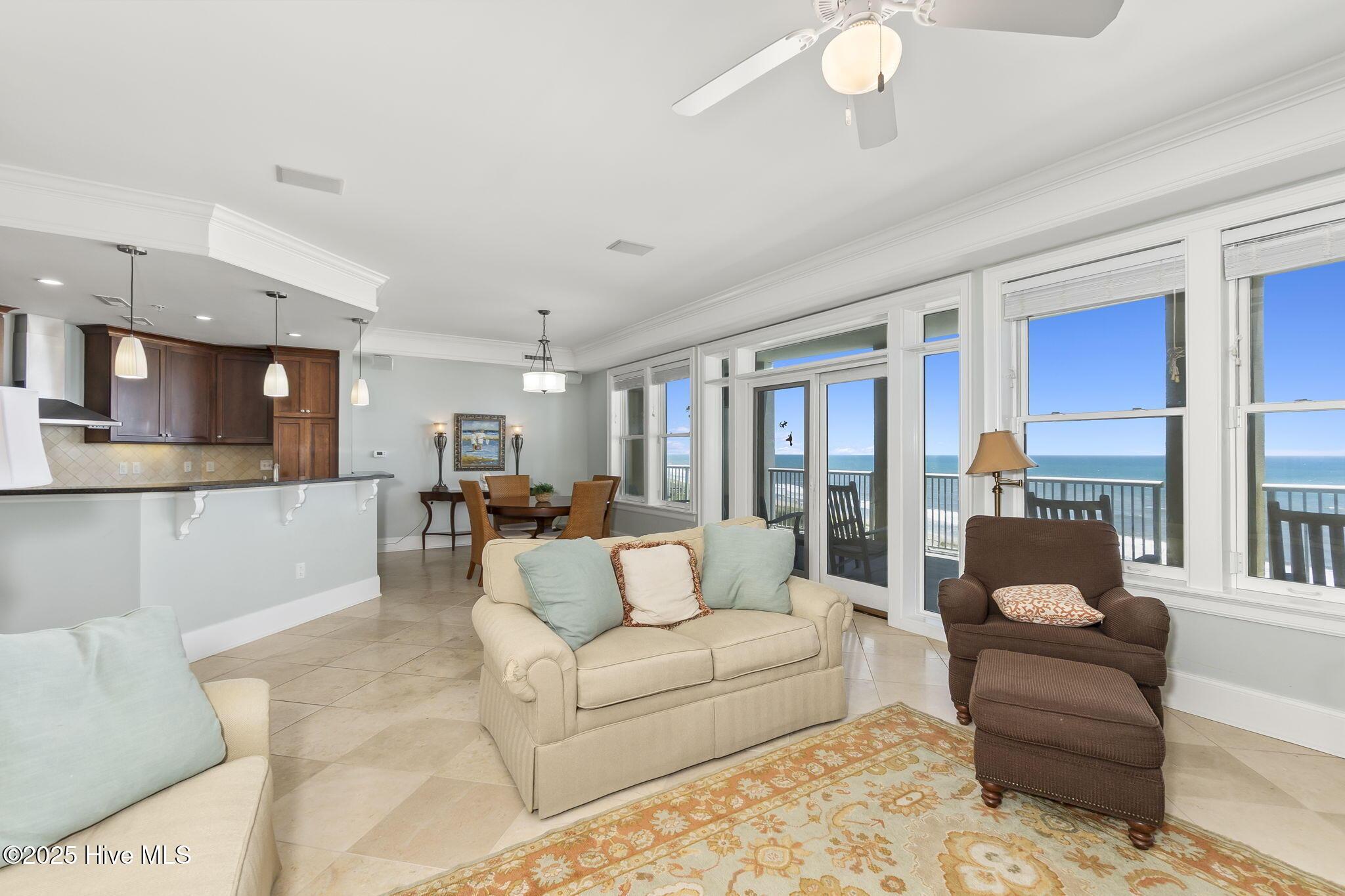 Image 4: Open concept living area