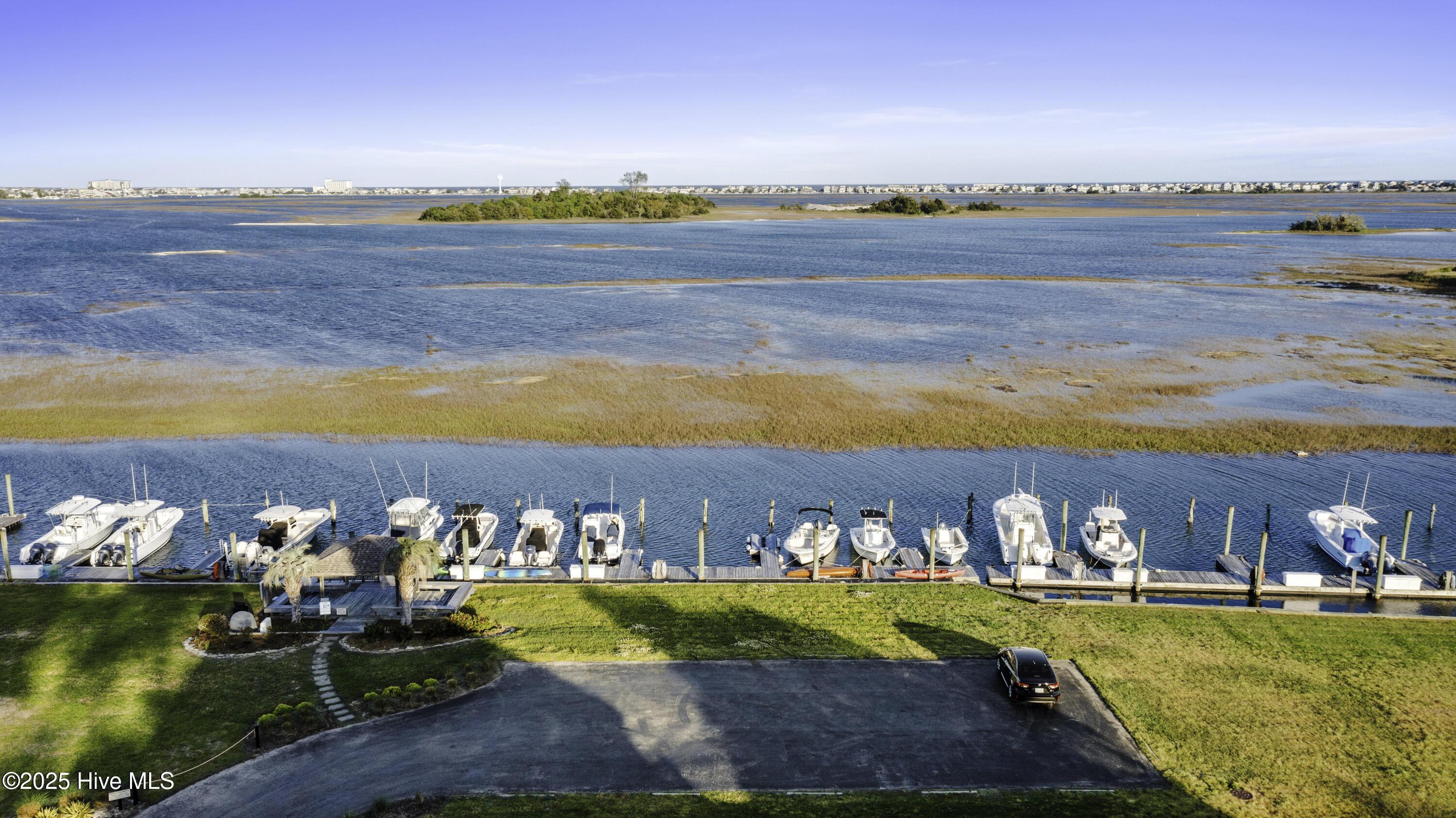 Image 4: 030_6412_westport_dr_exterior-23_971