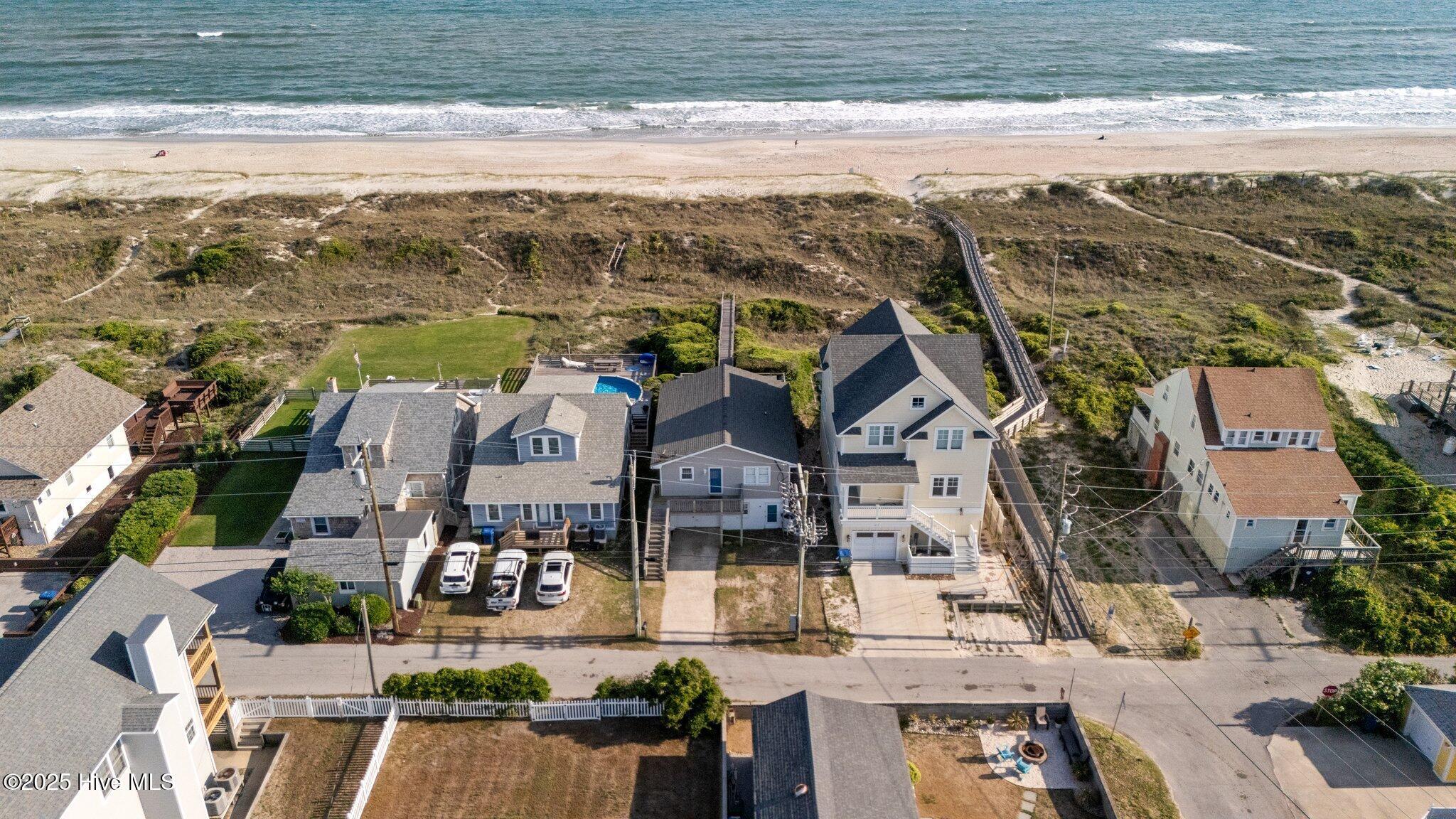 Image 1: 415 W Boardwalk Blvd