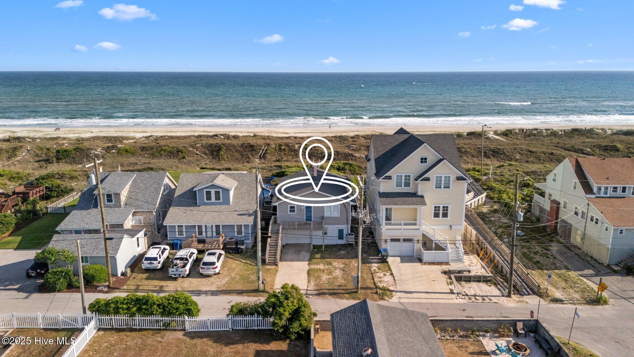 Image 2: 415 W Boardwalk Blvd
