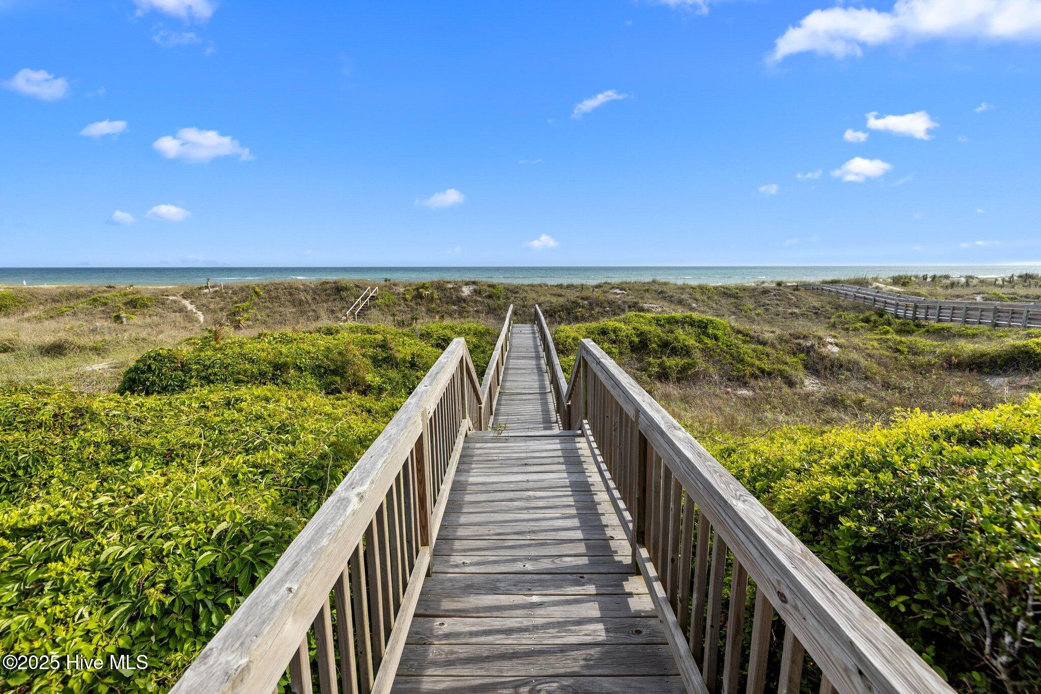Image 3: 415 W Boardwalk Blvd