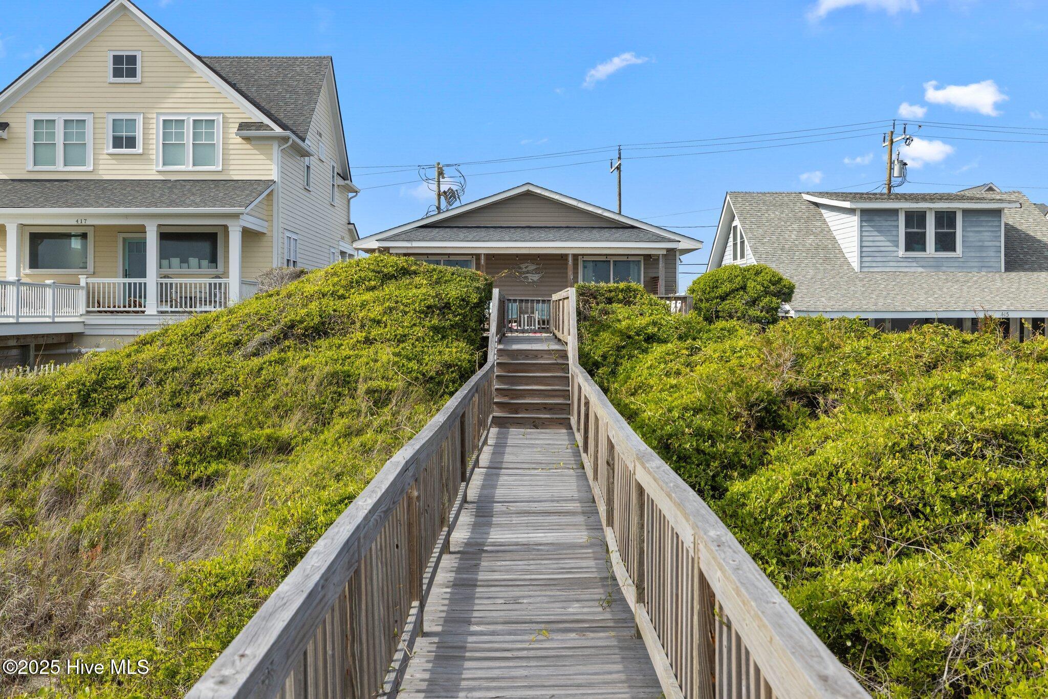 Image 4: 415 W Boardwalk Blvd