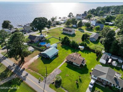 305 Beachview Drive