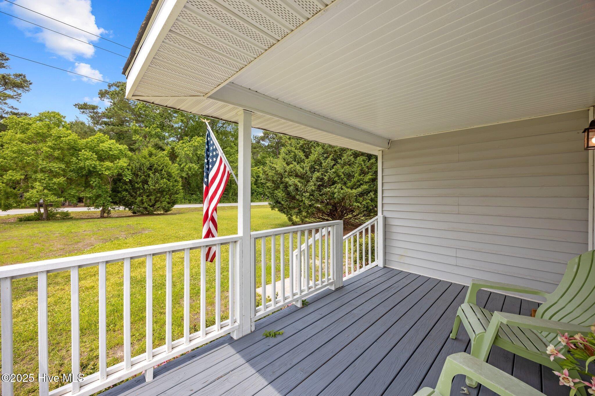 Image 4: Covered Front Porch