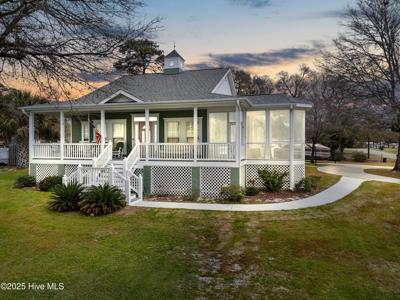 538 Harbor Drive SE