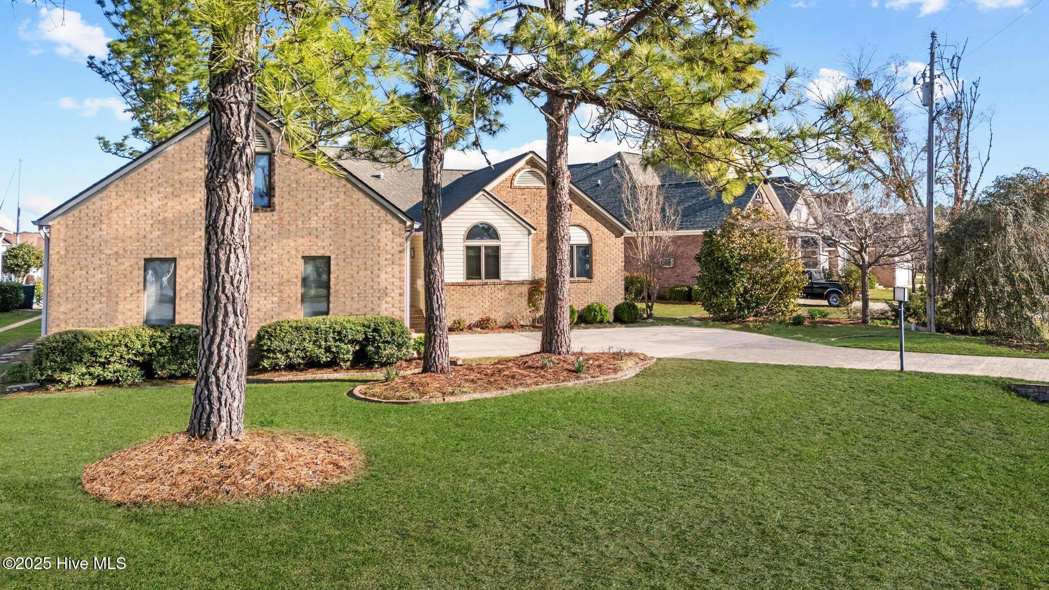 Image 1: 901 Coral Ct.