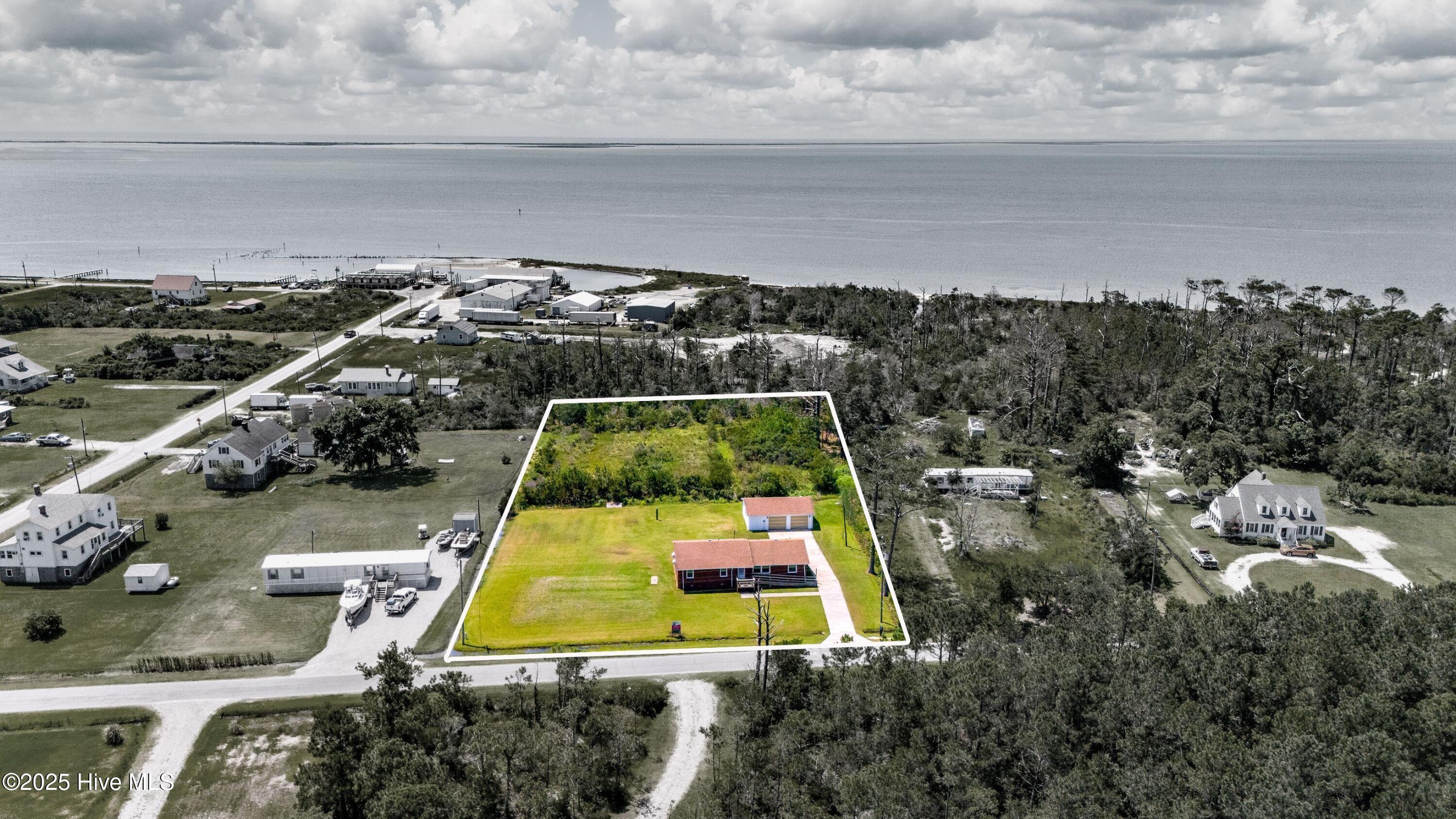 Image 2: 648 Shell hill Pic 2