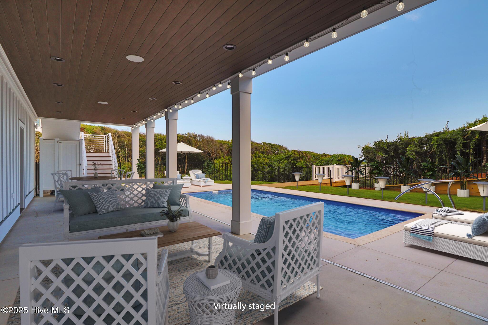 Image 4: Private backyard pool