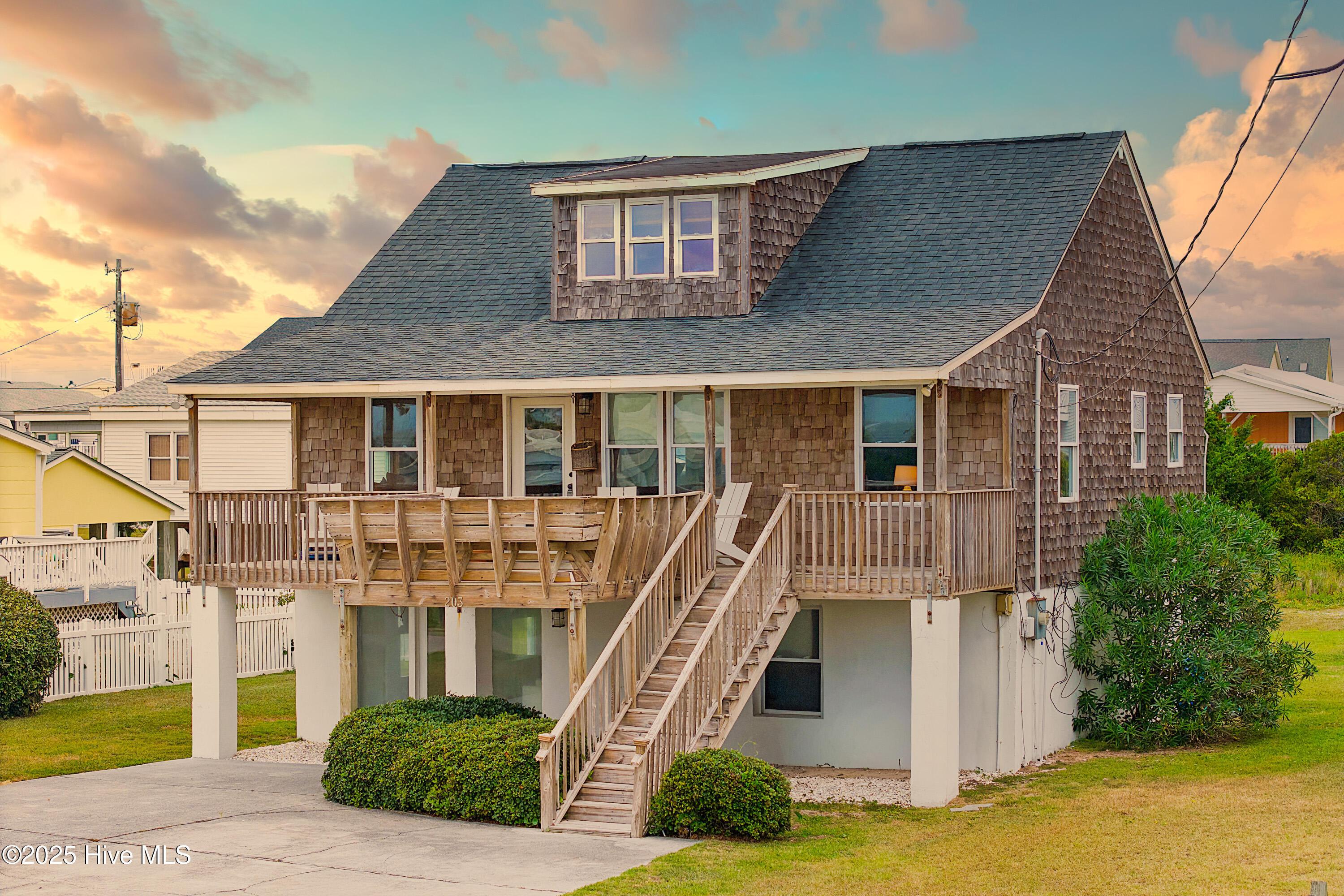 Image 1: 203 Club Colony Dr.