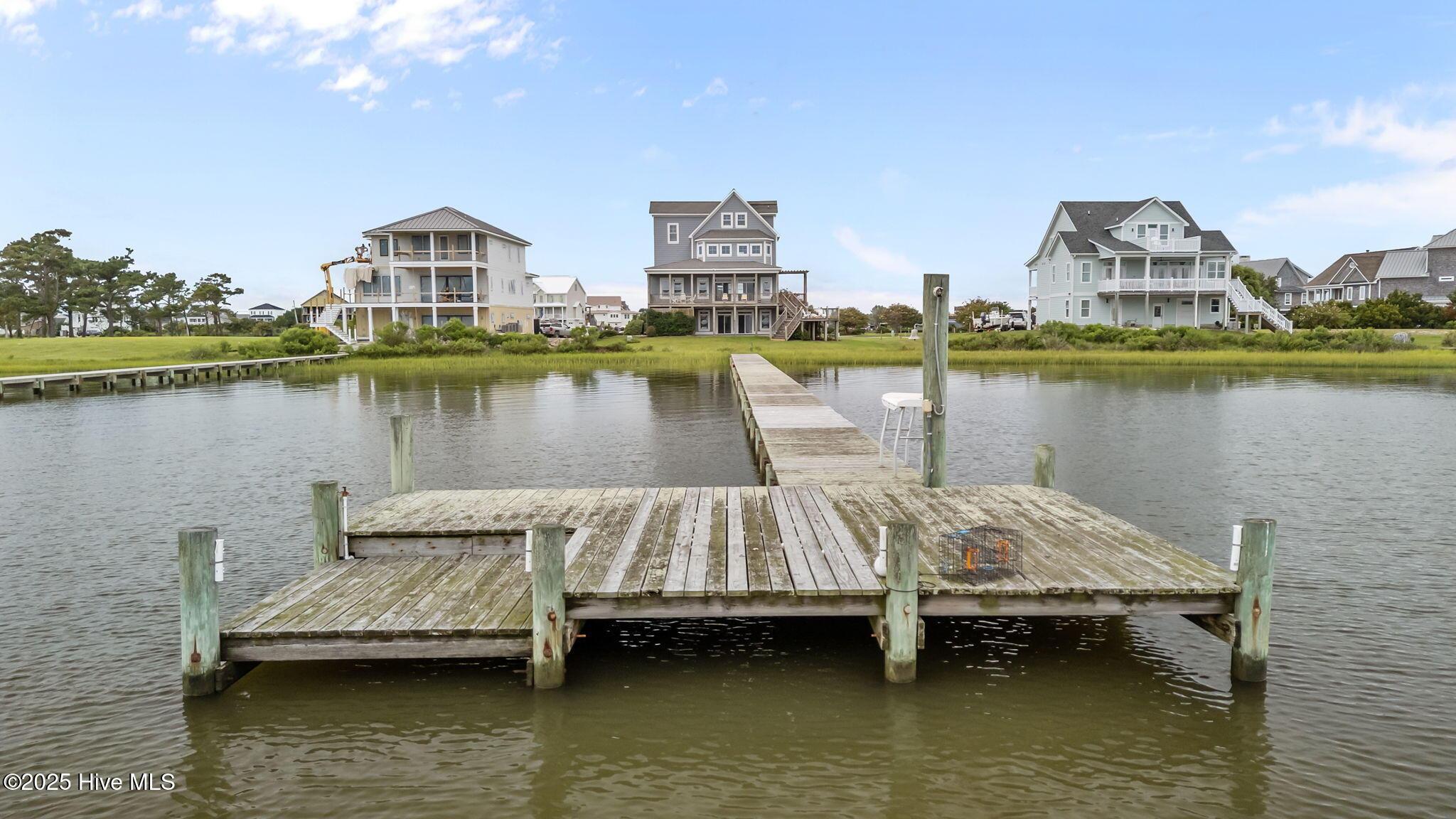 Image 4: 71-web-or-mls-DJI_20250815143005_0684_D
