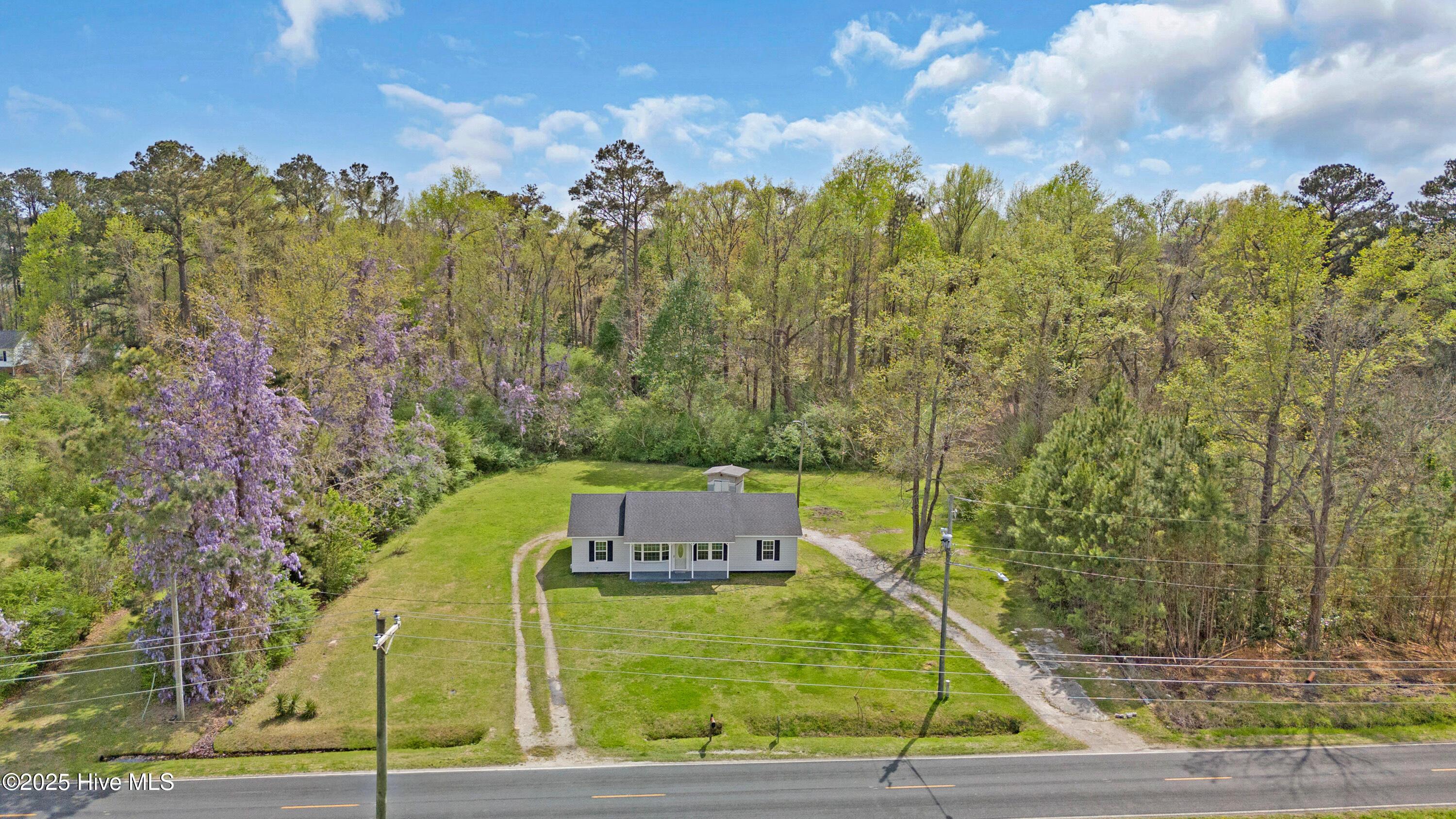 Image 1: 140 Chinchilla Drive