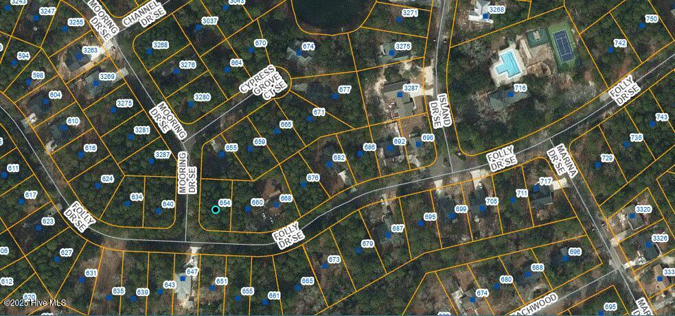Image 1: 654 Folly Dr 3