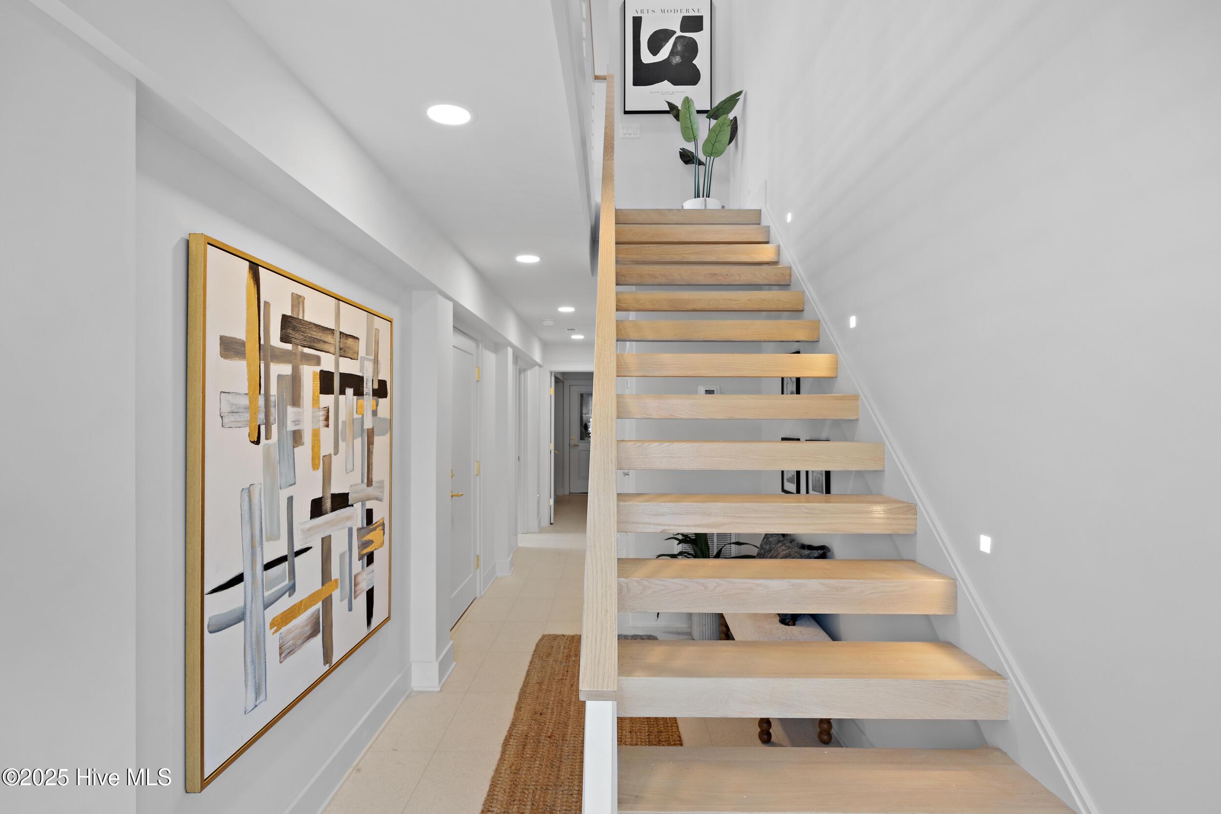 Image 3: 13_stairs