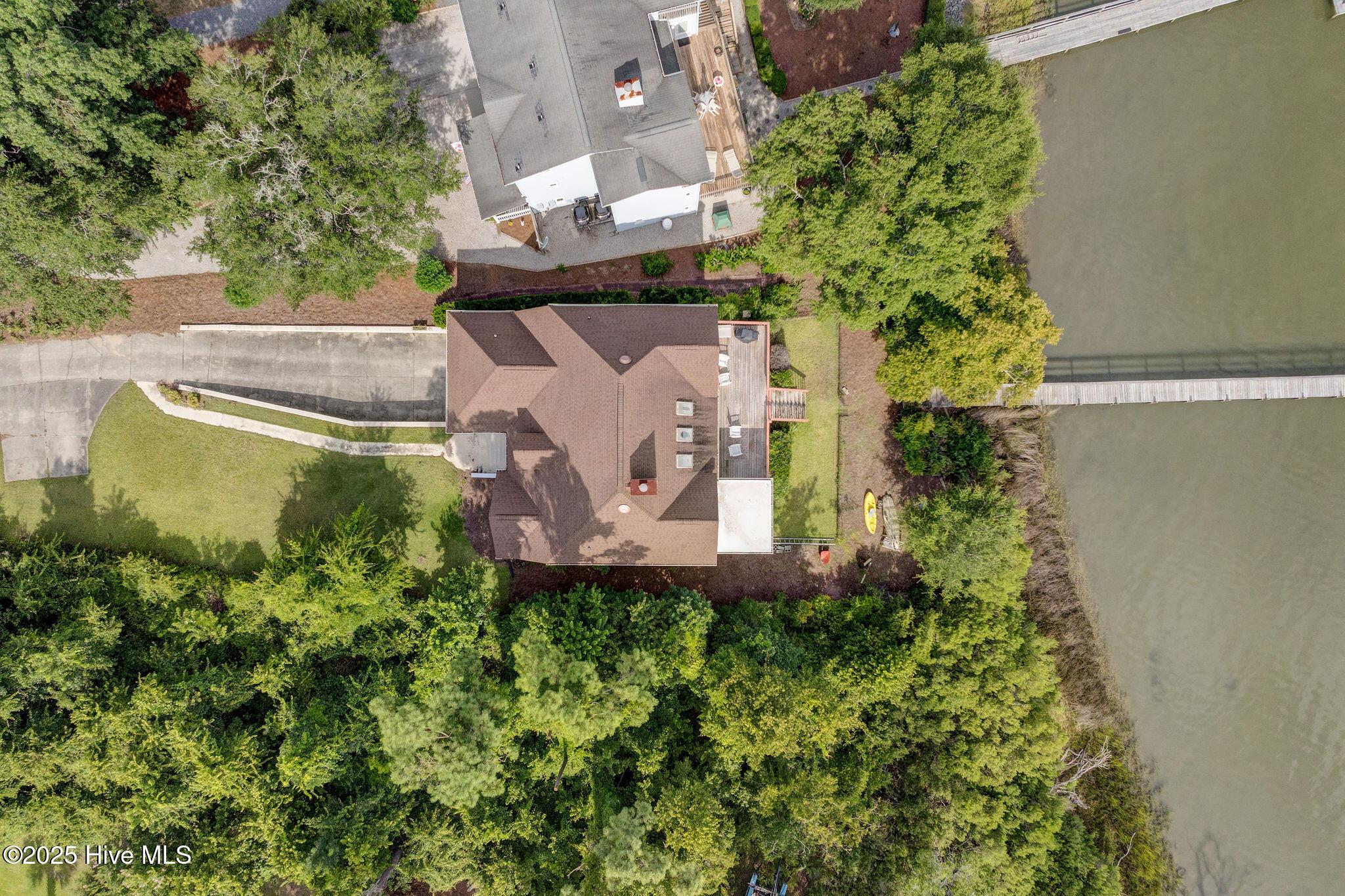 Image 2: 915ChadwickShoresDriveDrone-2