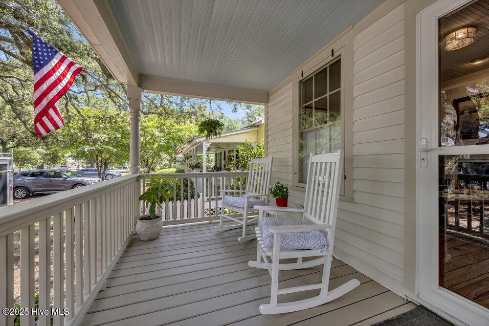 Image 4: Front Porch