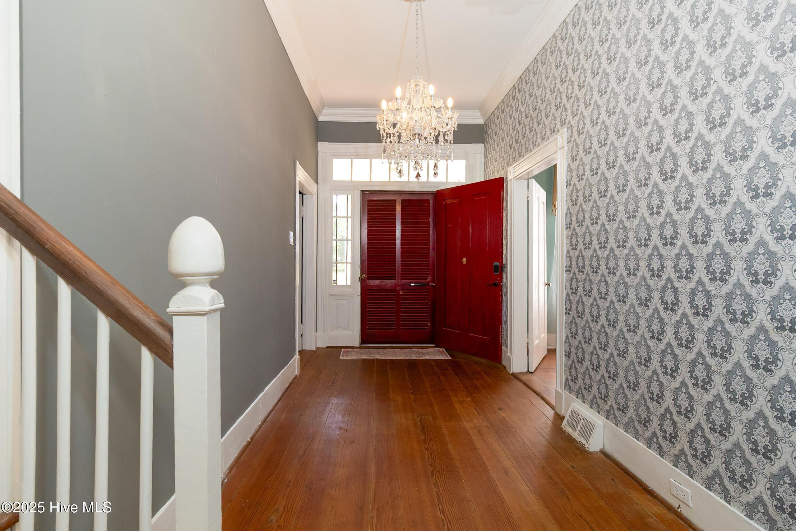 Image 4: Entry Foyer