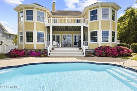 8904 Sound View Court