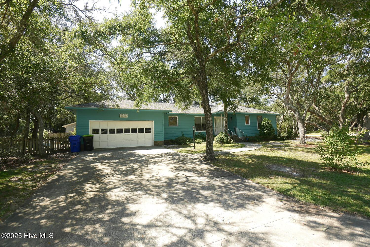Image 4: 103 Throckmorton St Oak Island-large-004