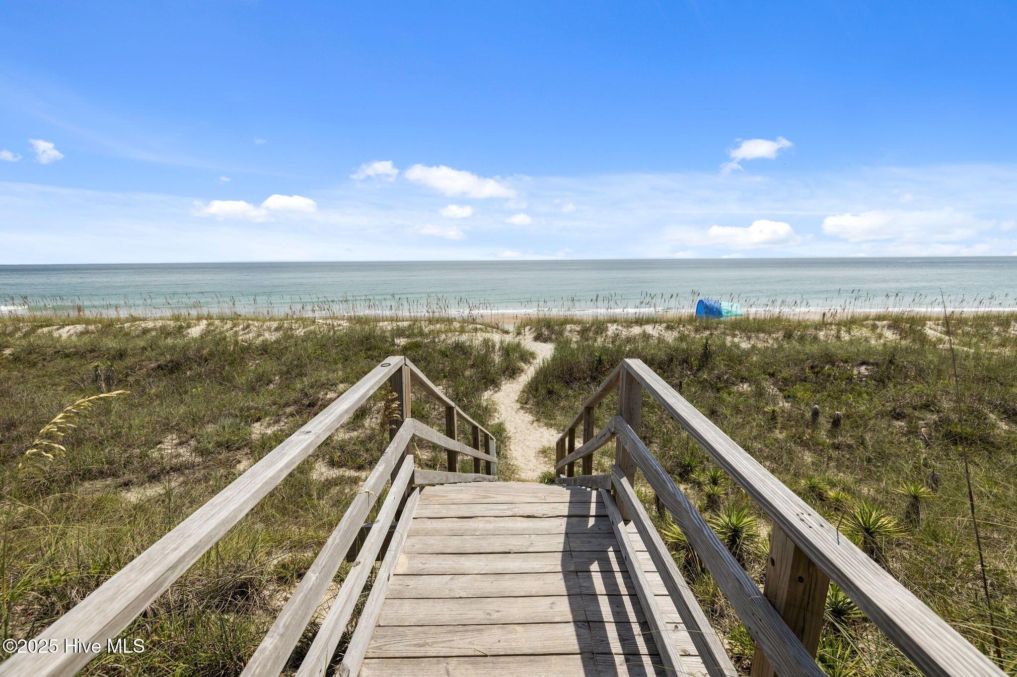Image 4: Community Beach access