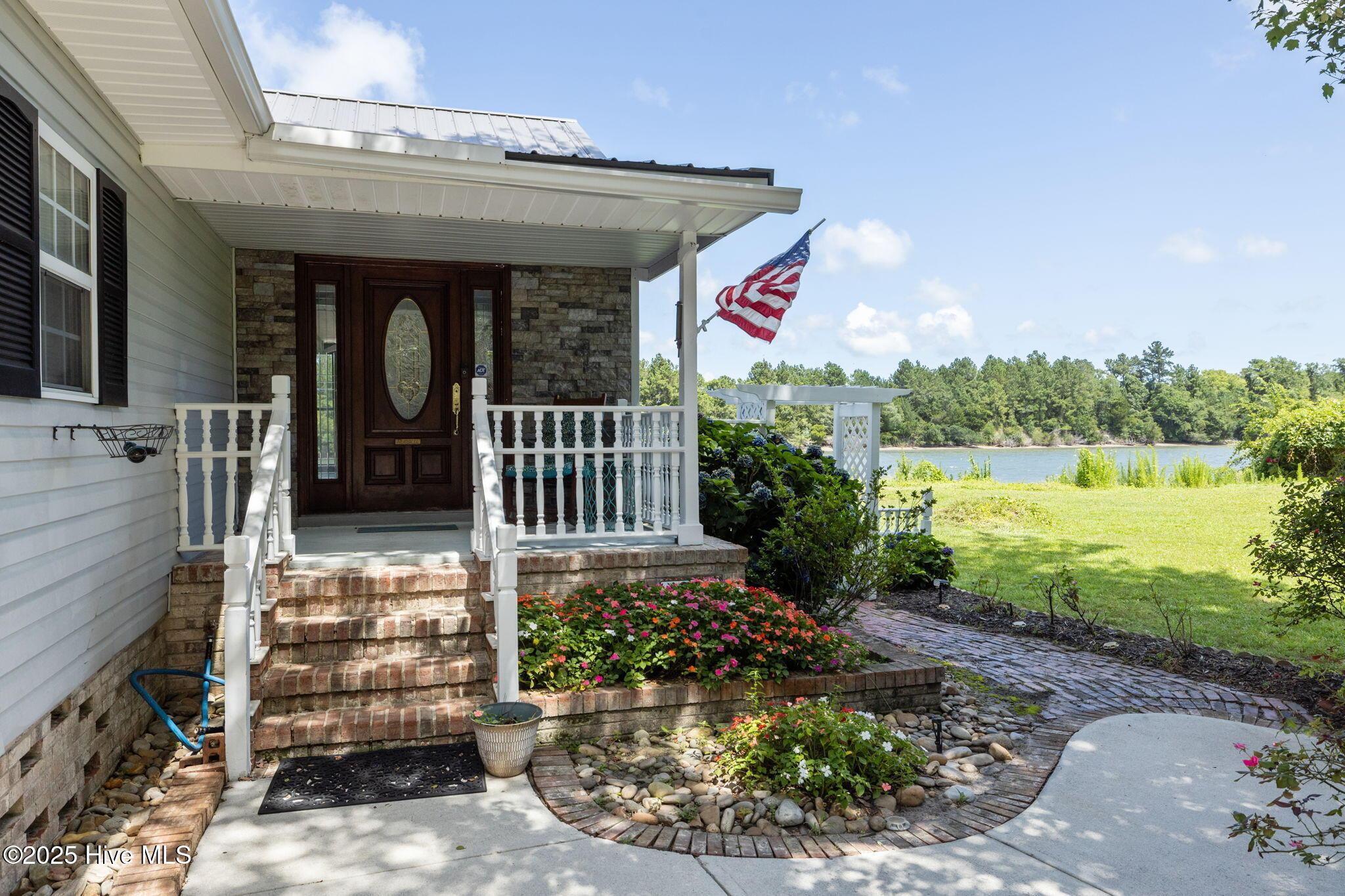 Image 3: 44-web-or-mls-1S3A9984