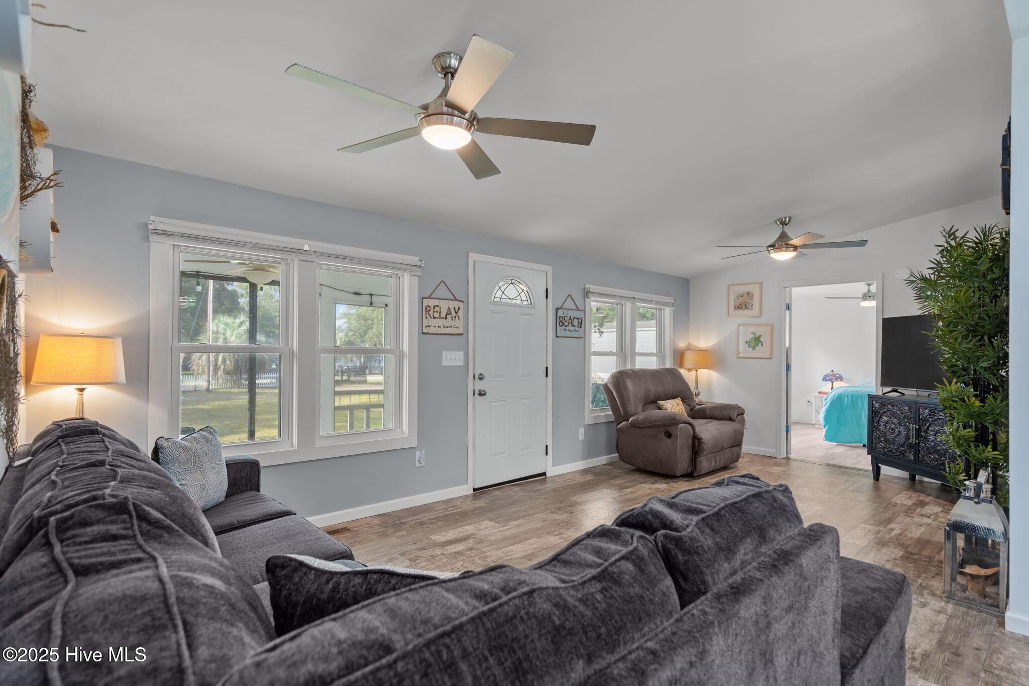 Image 4: 37-web-or-mls-Photo Aug 21 2025, 9 08 31