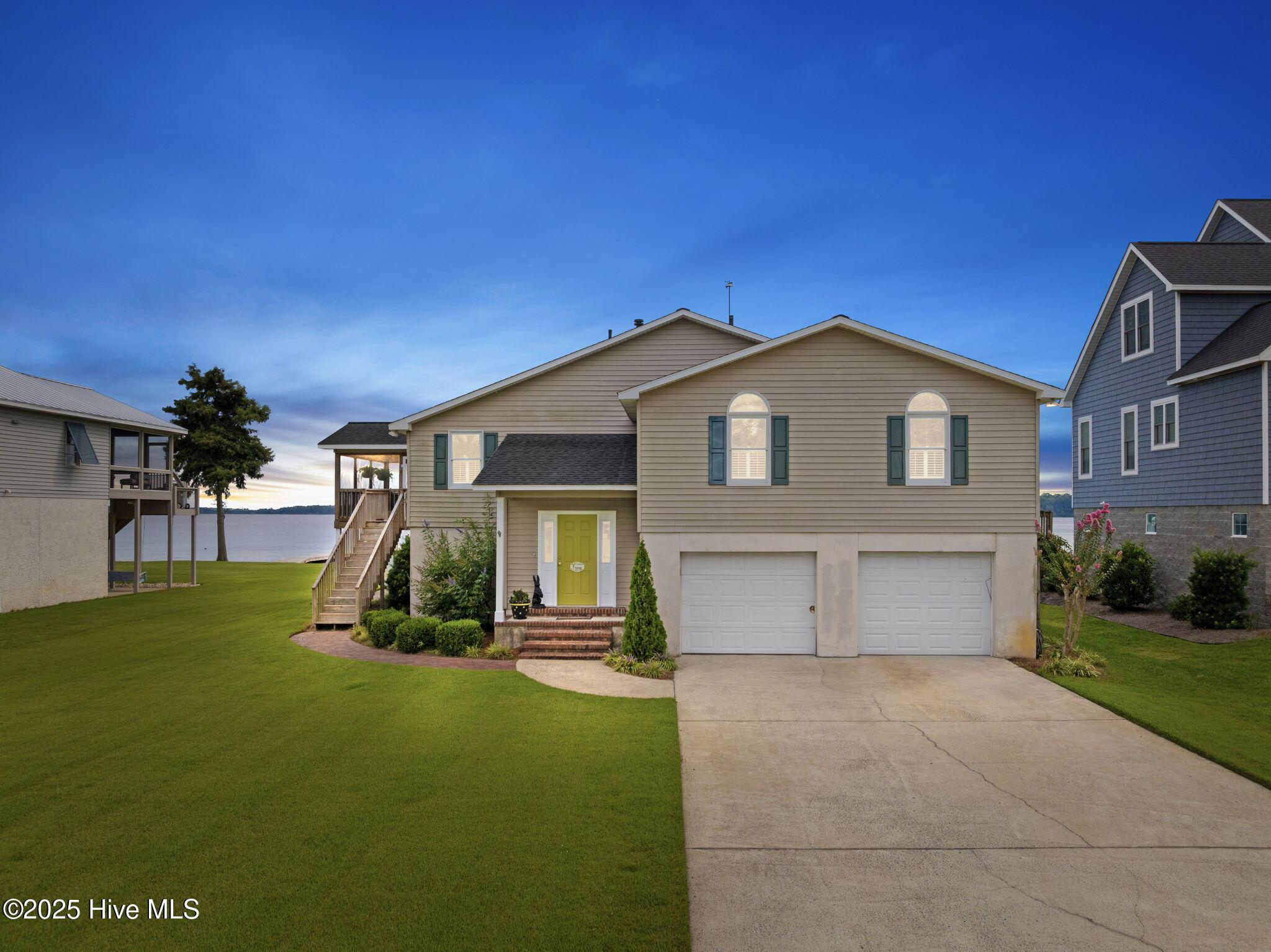 Image 3: 68 Canal Ln