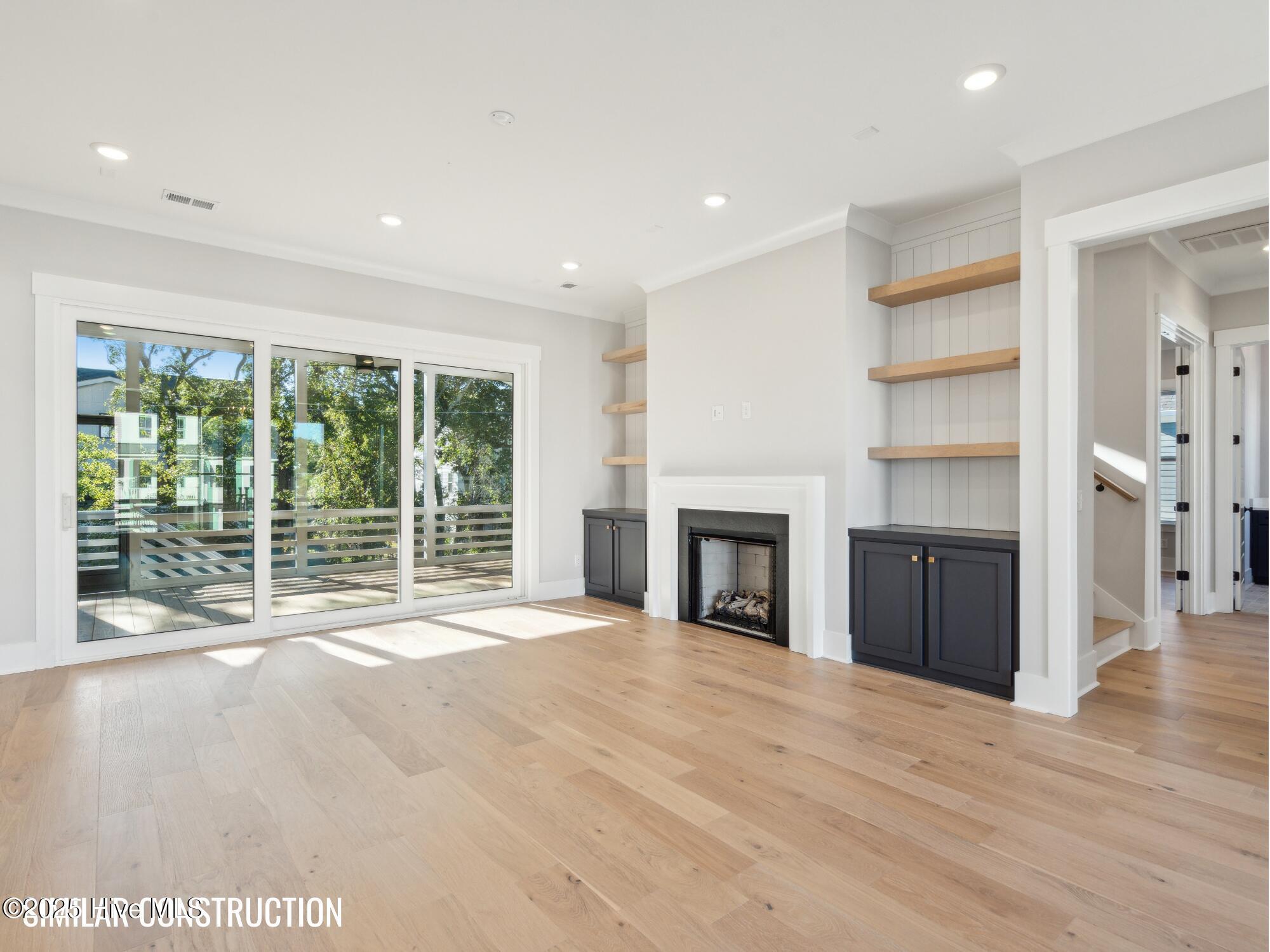 Image 3: Similar Living Room w/ Fireplace