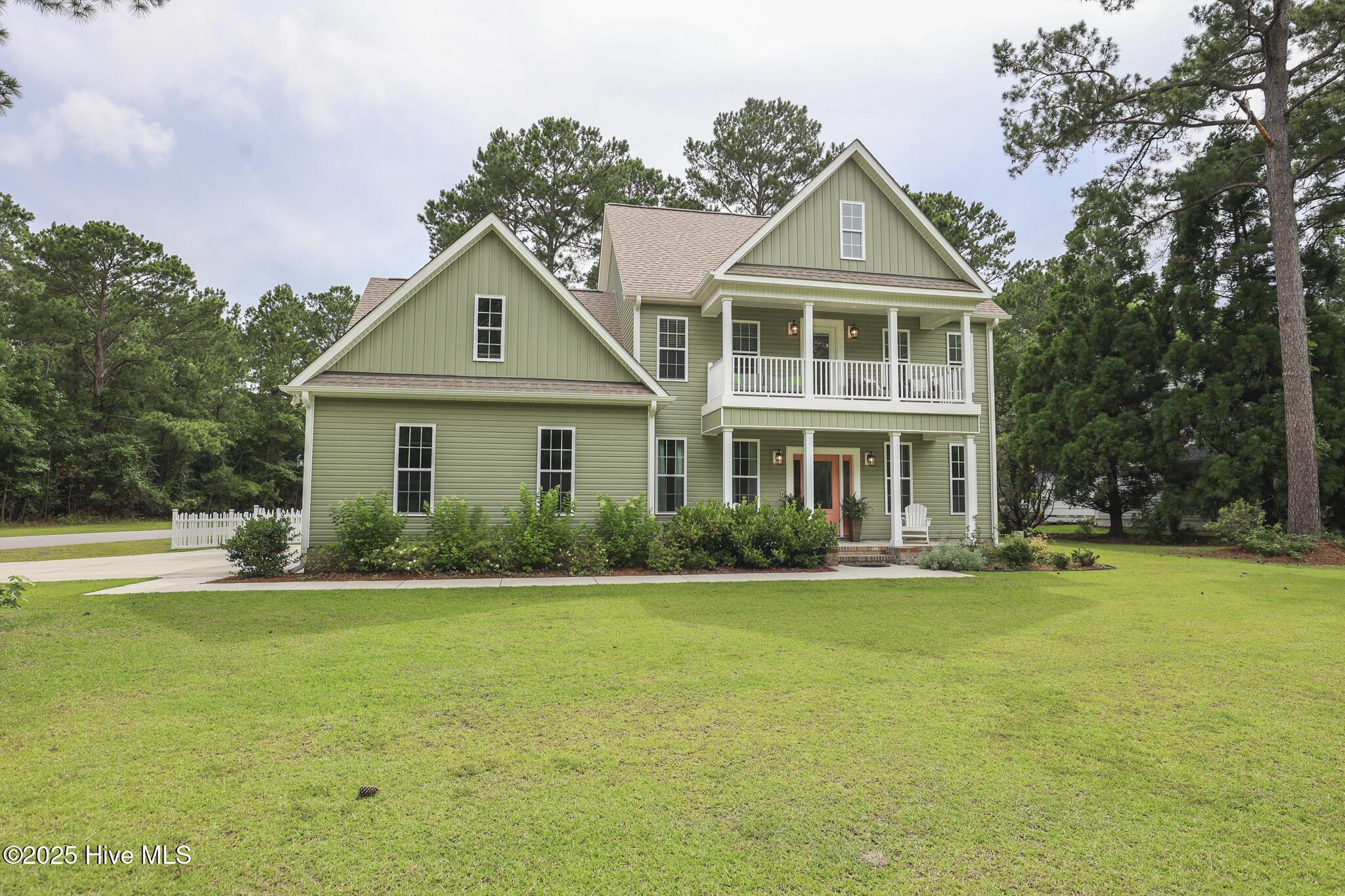 Image 2: 637 White Oak Crossing-01