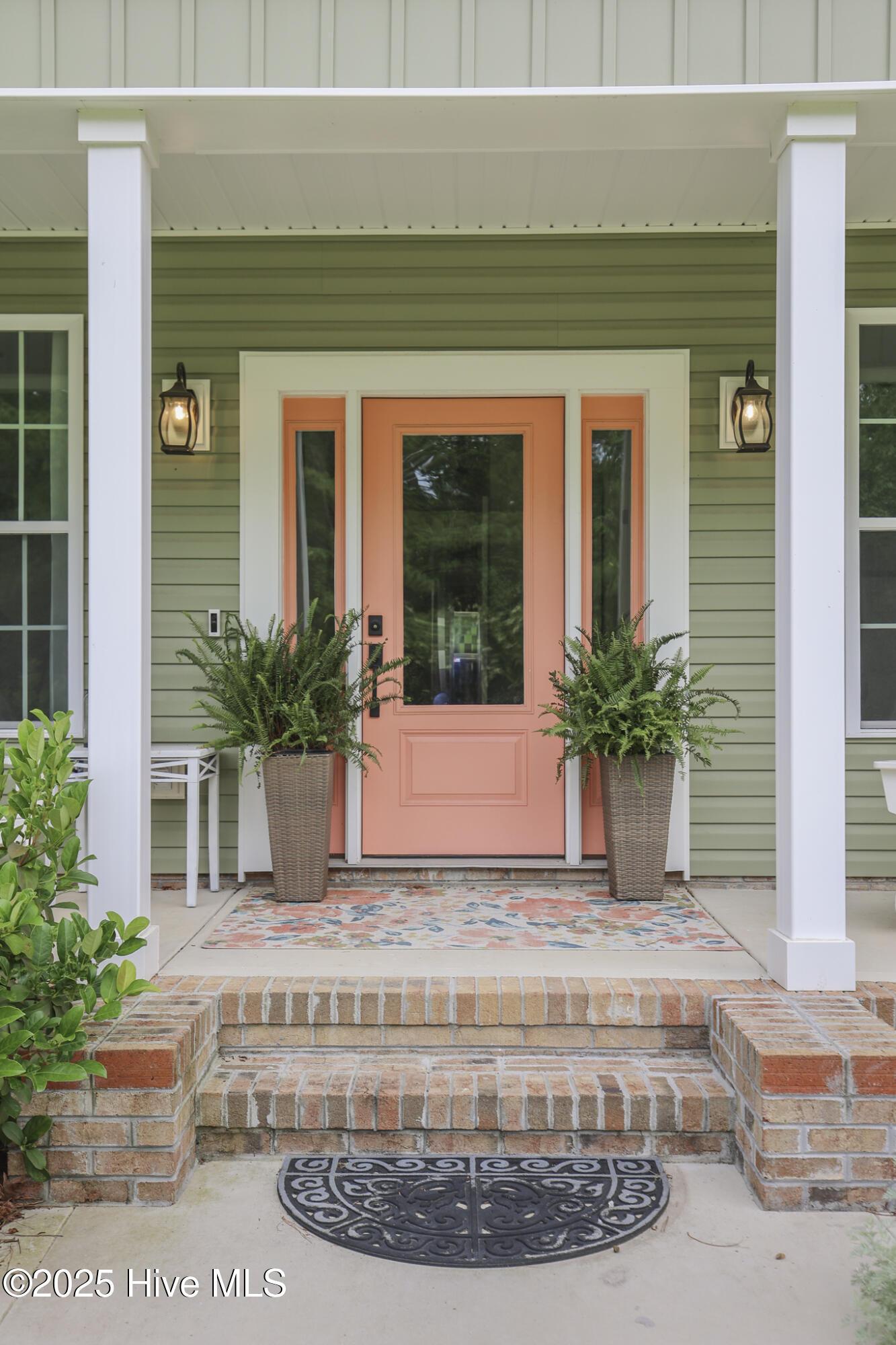 Image 4: 637 White Oak Crossing-04
