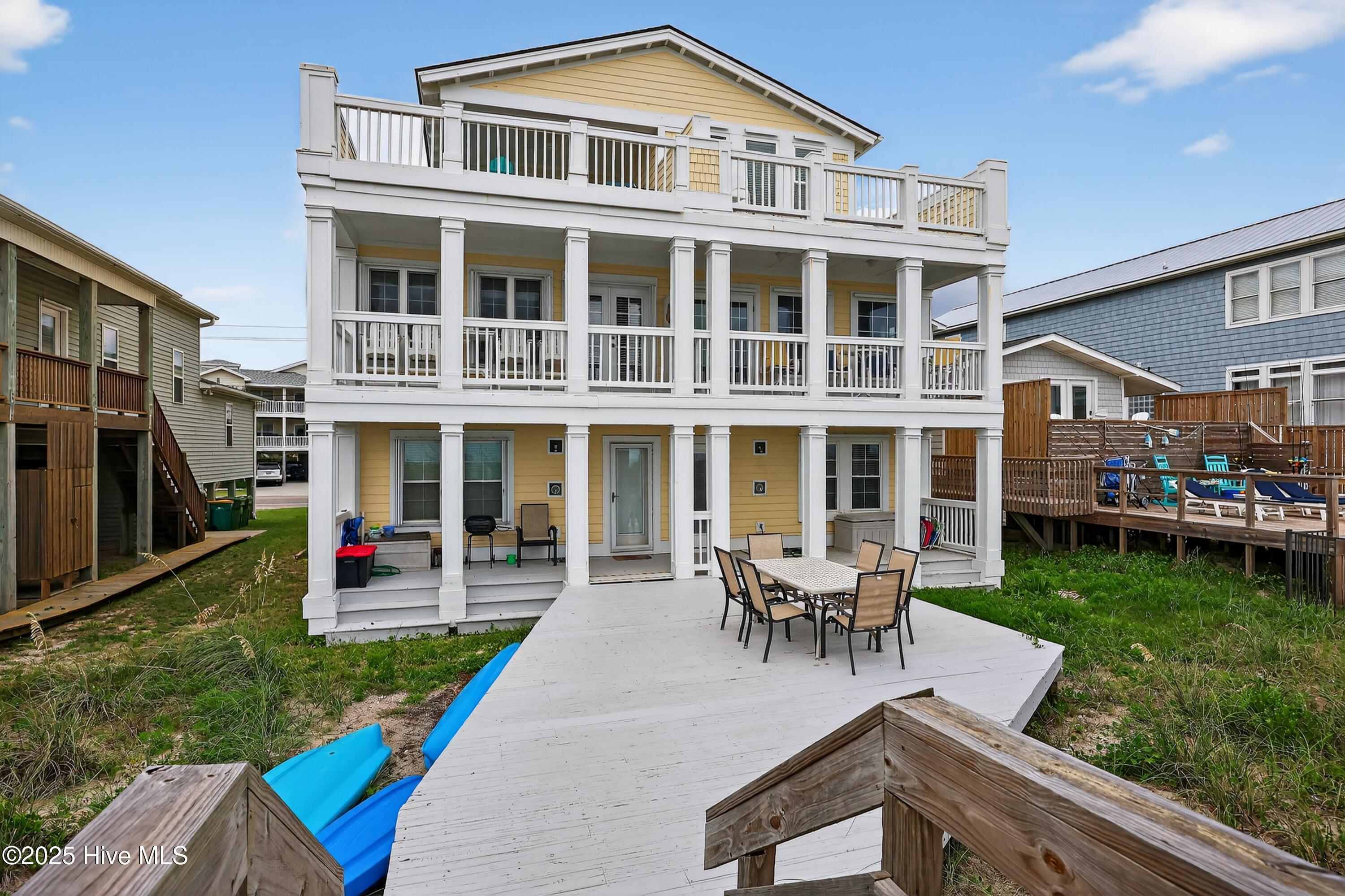 Image 2: 2 - Duplex from Boardwalk