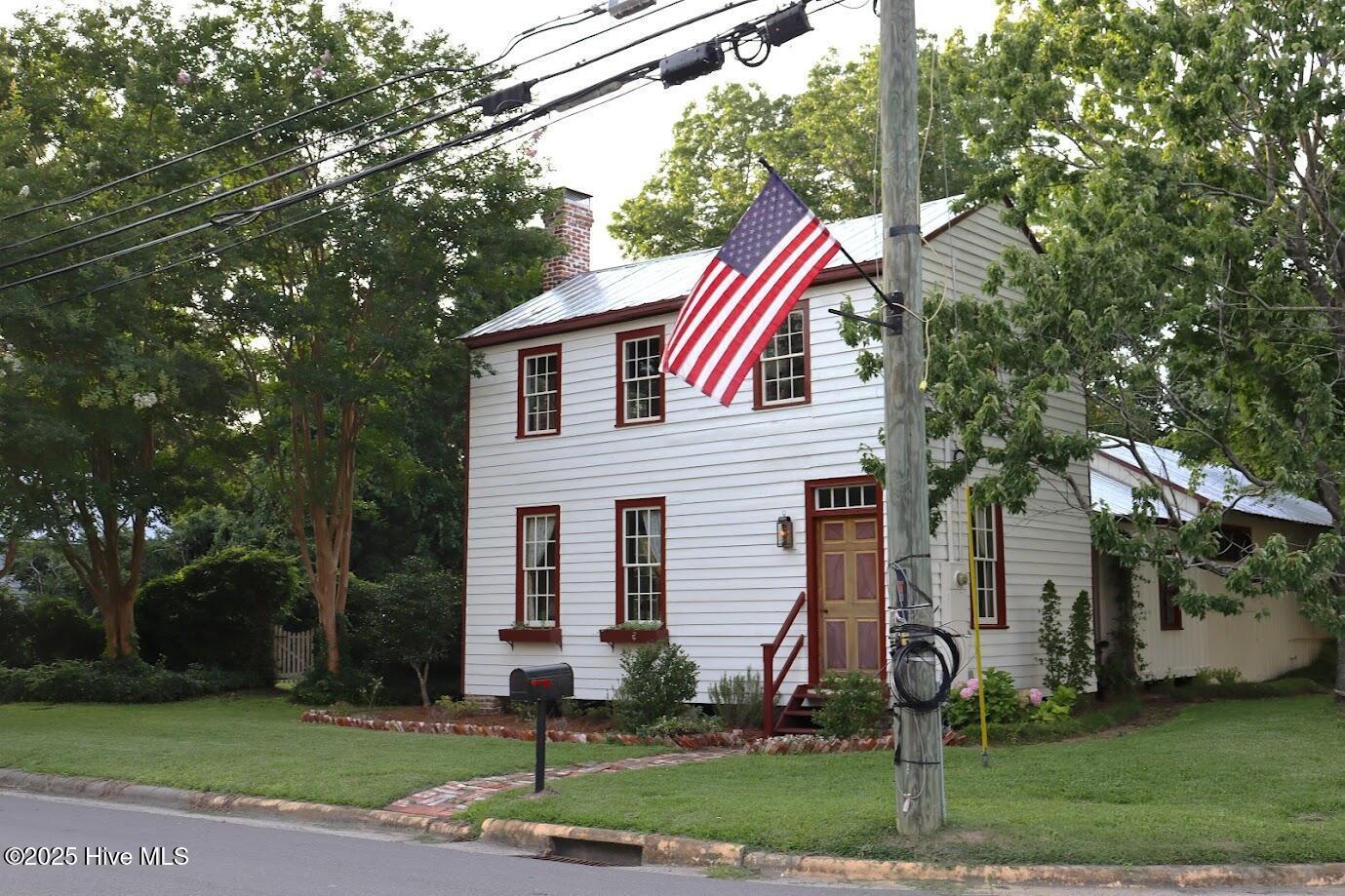 Image 1: 001 Main View 212 Carteret St