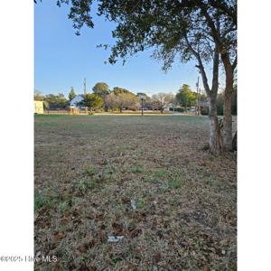 305 Soundview Drive