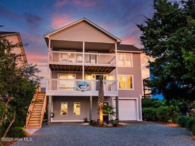 612 S Topsail Drive