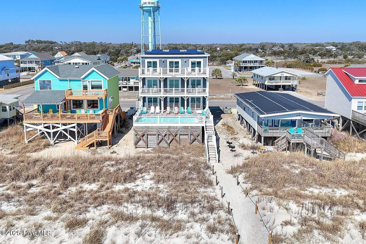 Image 2: 105 E Beach 101