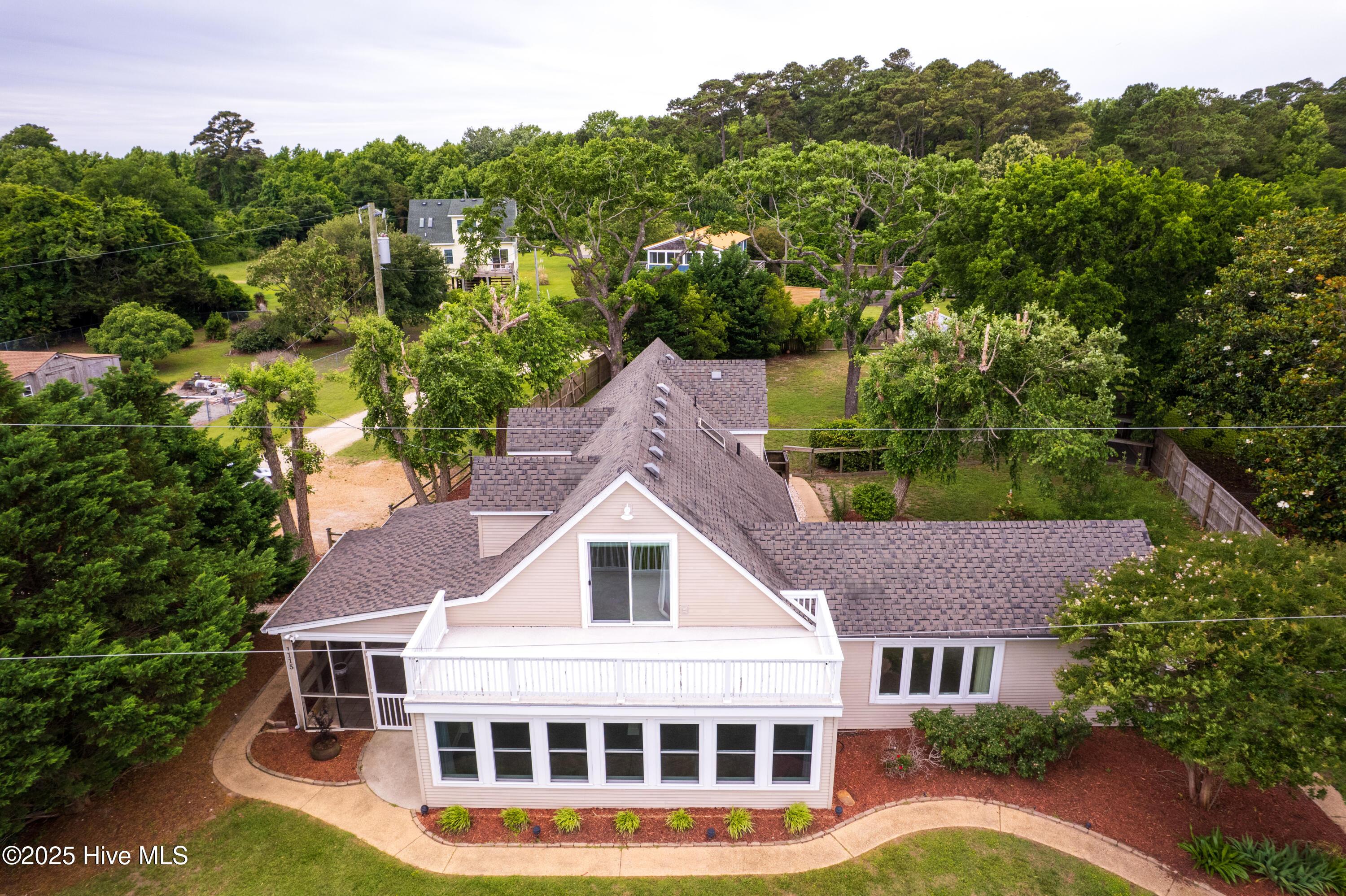 Image 2: Waterfront Property