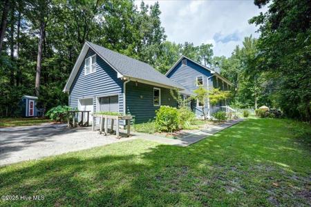 807 Shippoint Avenue