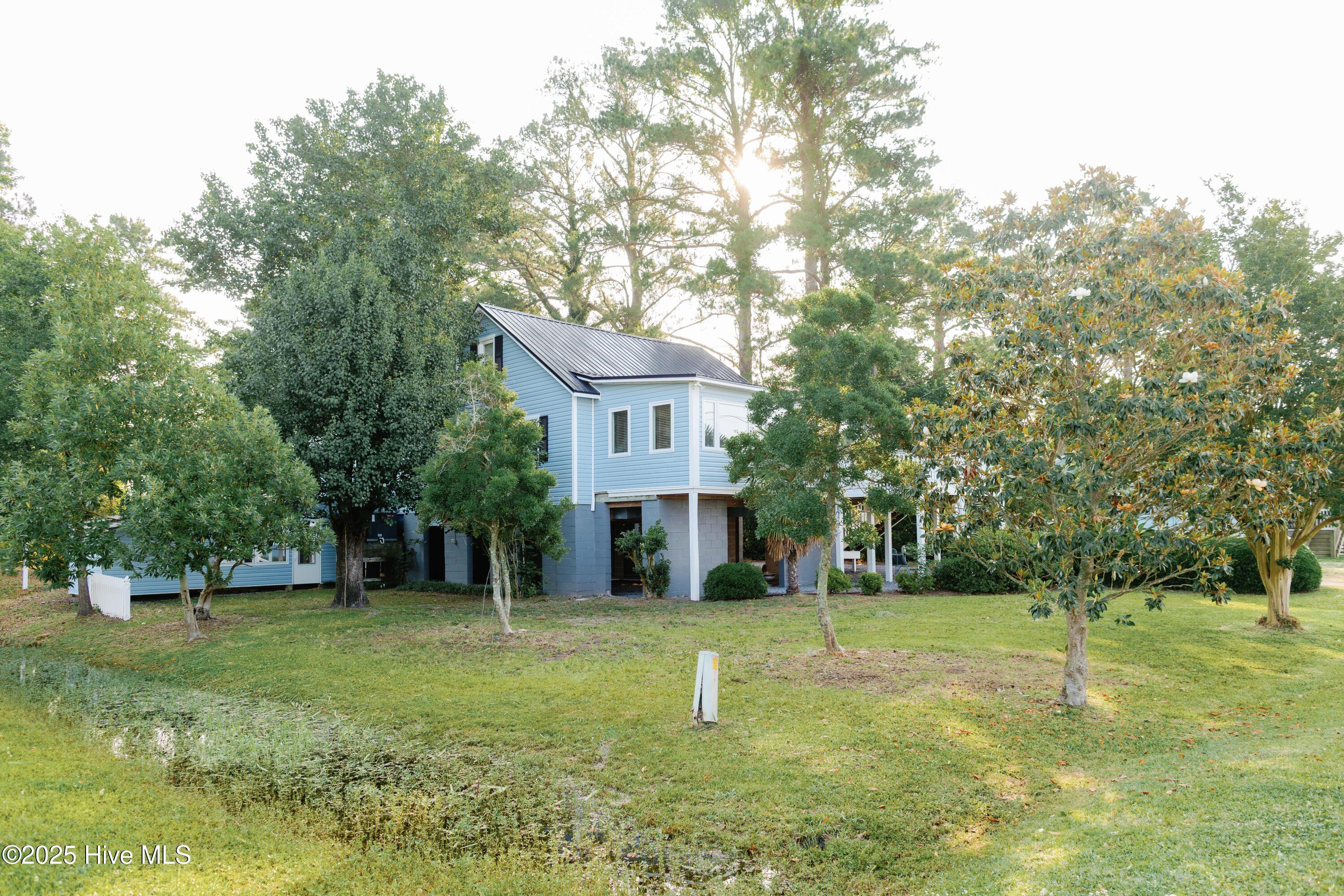 Image 3: 1498 Bayview Rd