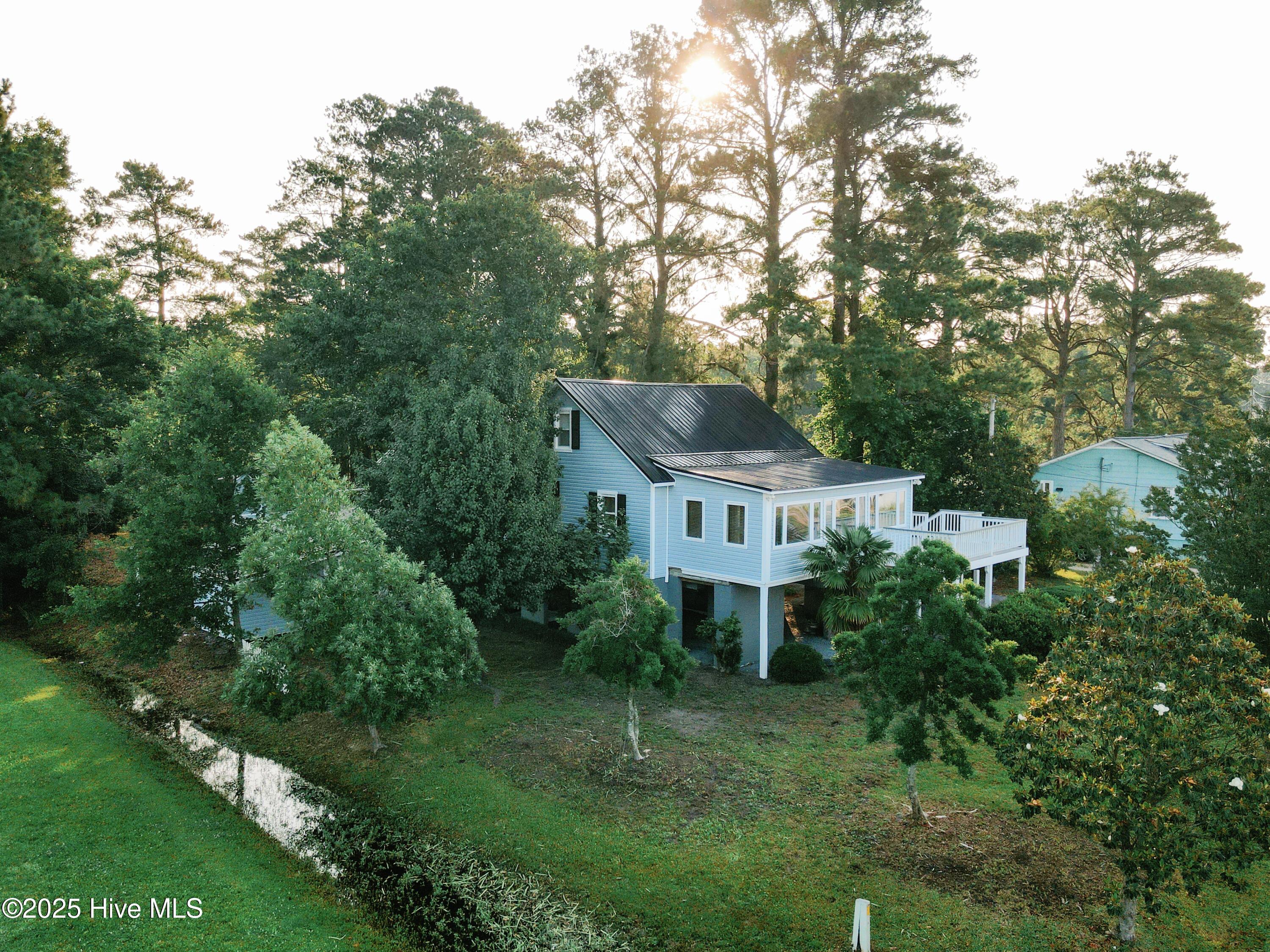 Image 4: 1498 Bayview Rd