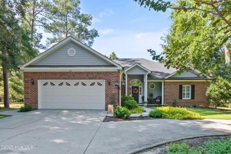 123 Clubhouse Drive SW