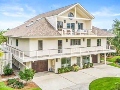 28 Sandy Point