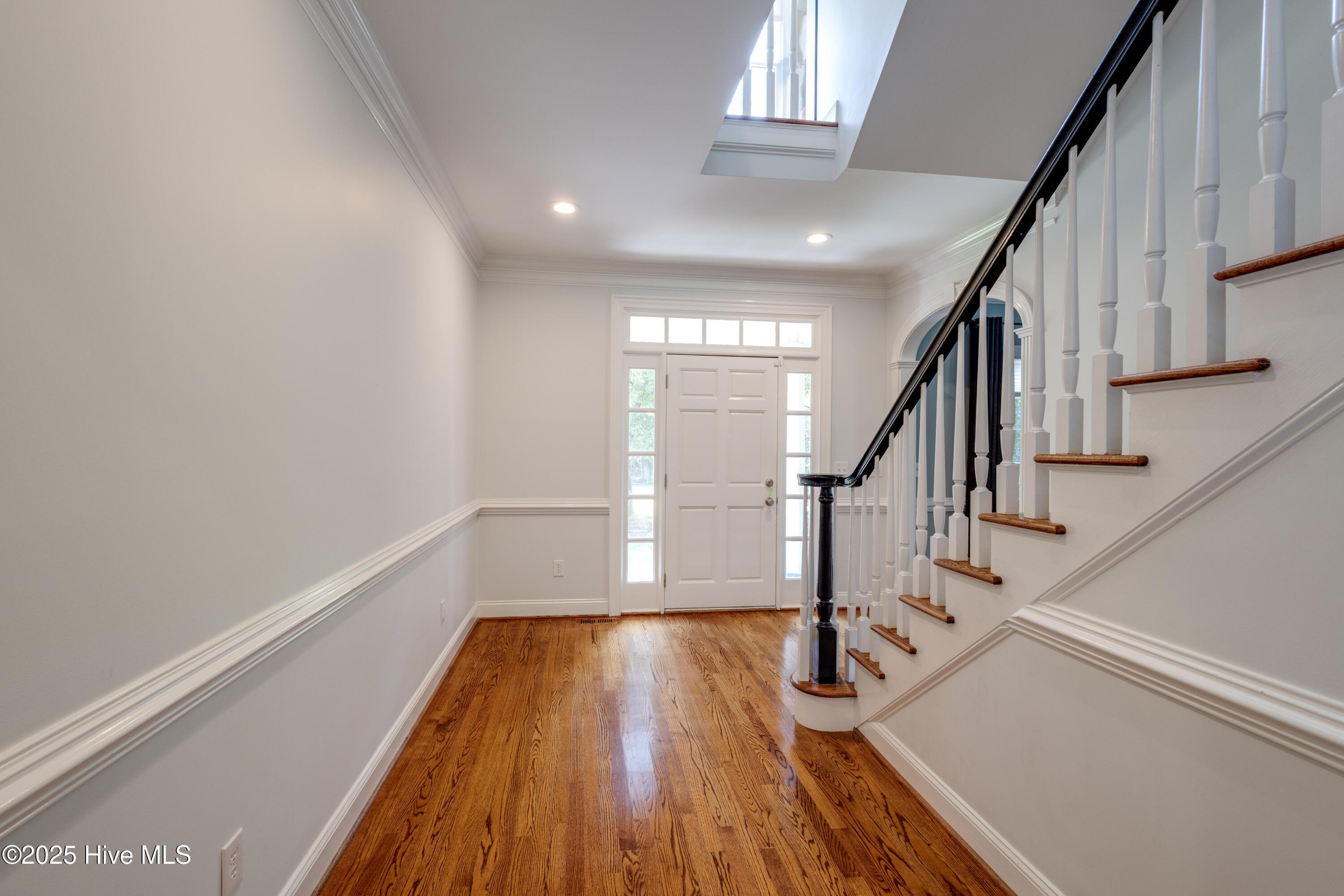 Image 4: Gleaming Hardwood Floors