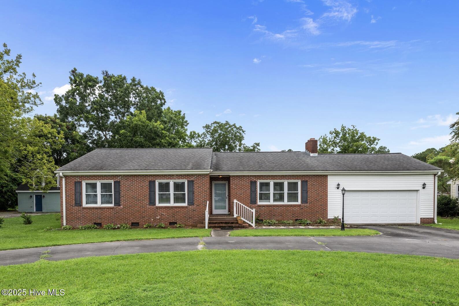 Image 1: 407 Main Street, Bayboro, NC 28515